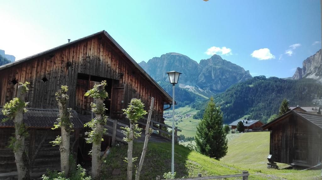 Pensione Valbona Corvara In Badia Exterior photo