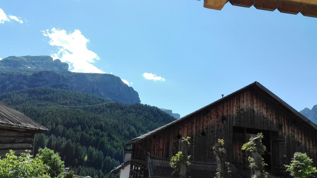 Pensione Valbona Corvara In Badia Exterior photo